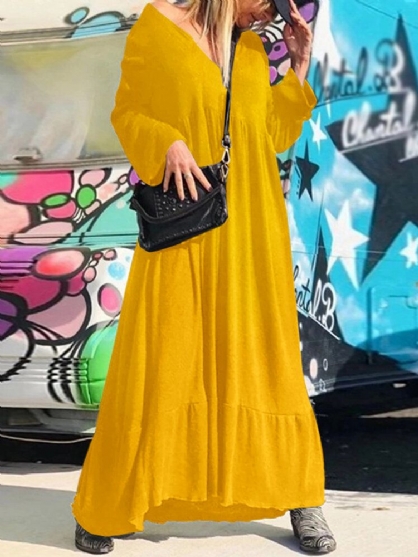 Vestido Maxi Informal Con Cuello En V Y Manga Larga Con Pliegues En La Calle De Vacaciones En Color Sólido