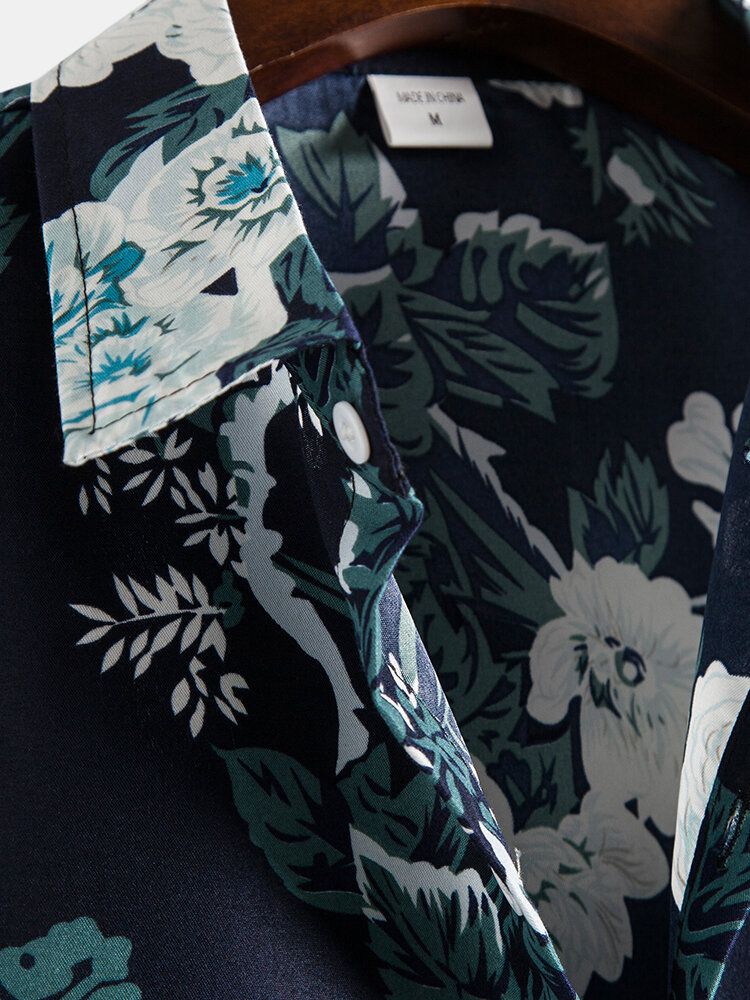 Camisa De Manga Corta Con Botones Y Estampado Floral De Plantas Navideñas Para Hombre