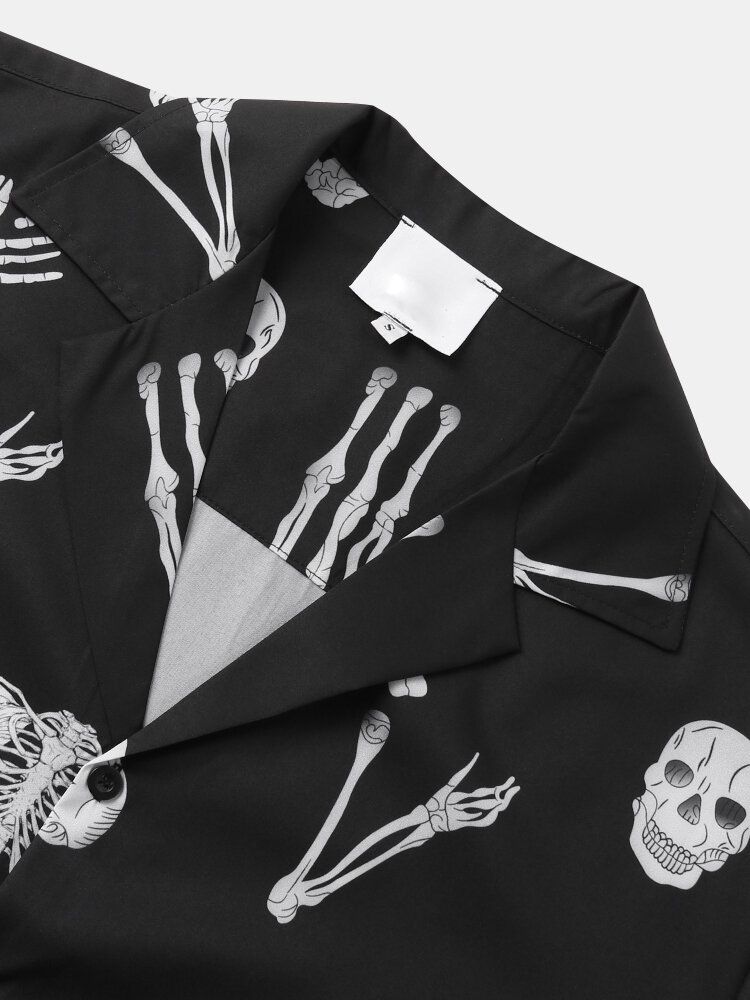 Camisa De Manga Corta Con Cuello Reverente Y Estampado De Esqueleto Para Hombre