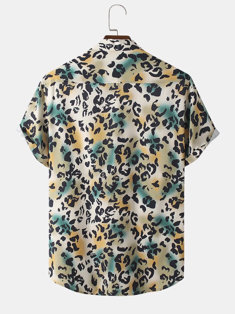 Camisa De Manga Corta Con Cuello Reverente Y Estampado De Leopardo Para Hombre