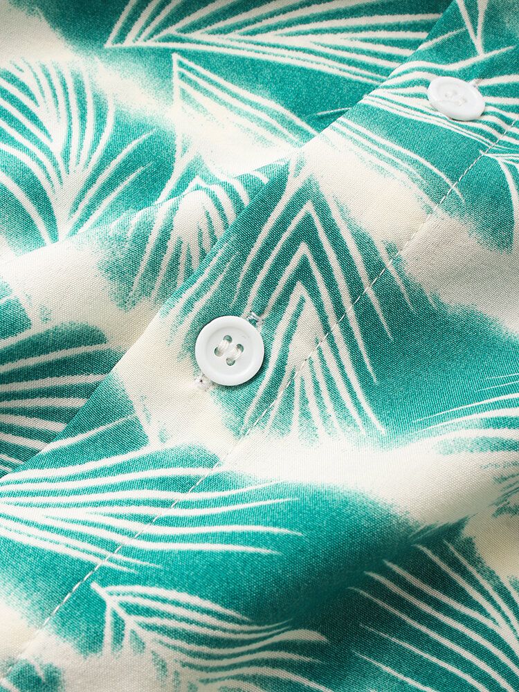 Camisa De Manga Corta Con Solapa Y Bolsillo Con Estampado De Caña Para Hombre