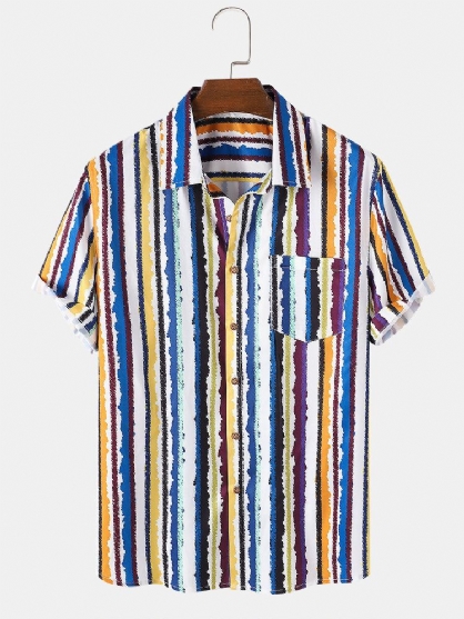 Camisa De Manga Corta Con Solapa Y Bolsillo Con Estampado De Rayas De Colores Para Hombre