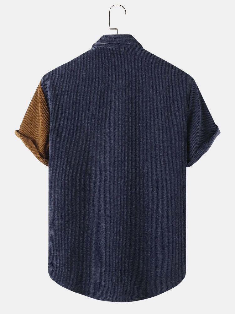 Camisa De Manga Corta Con Solapa Y Bolsillo De Pana Para Hombre