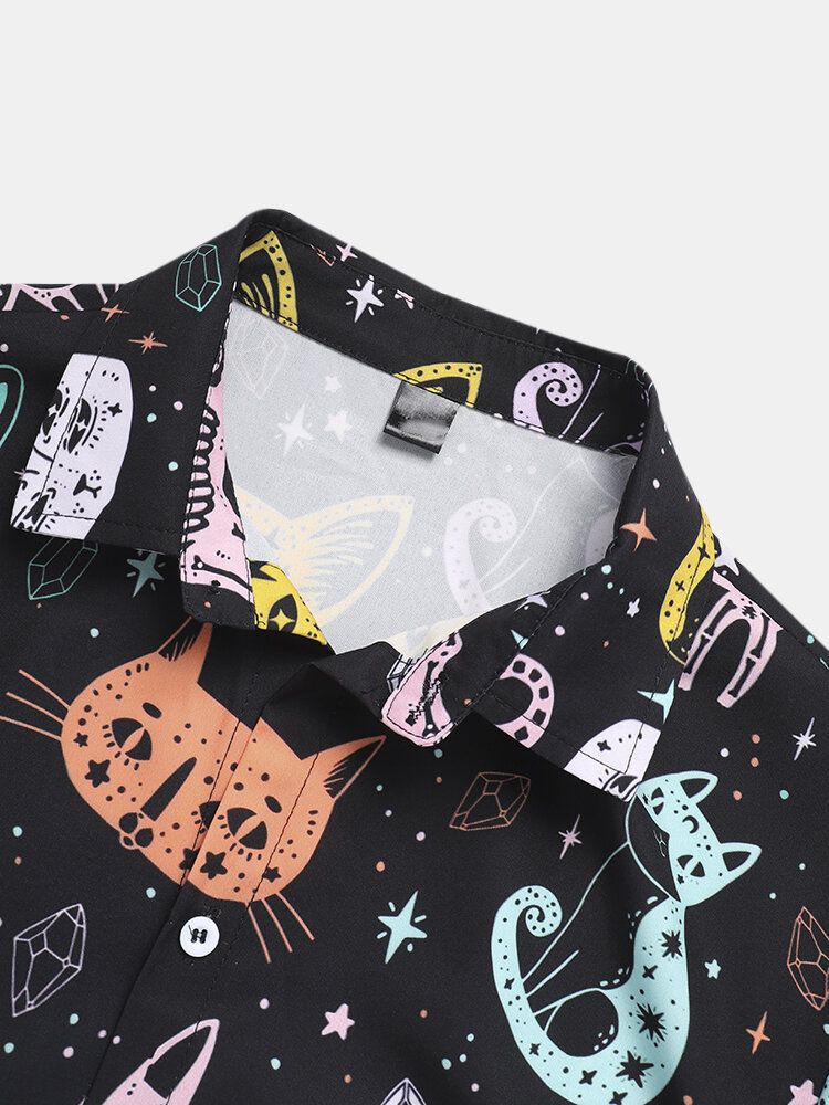 Camisa De Manga Corta Con Solapa Y Estampado De Gato De Dibujos Animados Coloridos Para Hombre