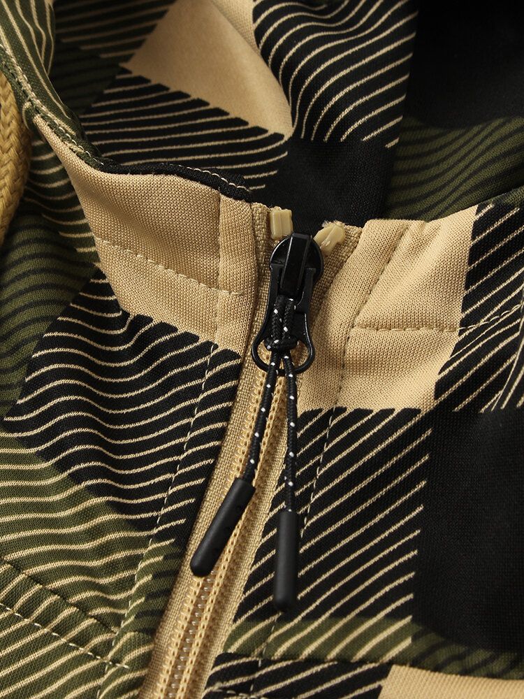 Chaqueta Con Capucha Y Mangas Raglán De Patchwork A Cuadros Para Hombre Con Bolsillo