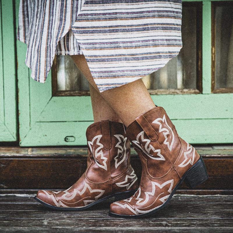 Botas De Vaquero Cortas Con Tacón Grueso Y Bordado Floral Folkways Para Mujer