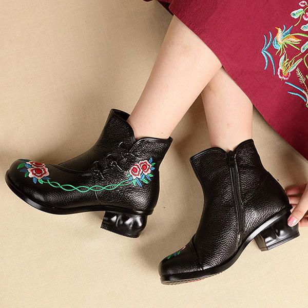 Botines Con Botones De Rana De Cuero De Tacón Medio Bordados De Folkways Para Mujer