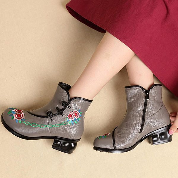 Botines Con Botones De Rana De Cuero De Tacón Medio Bordados De Folkways Para Mujer