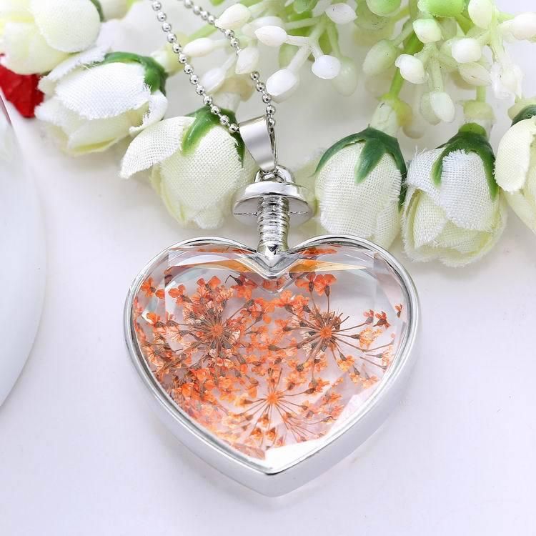 Collar Interior De Flores Secas Naturales Dulces Colgante De Corazón De Cristal Para Mujer El Mejor Regalo