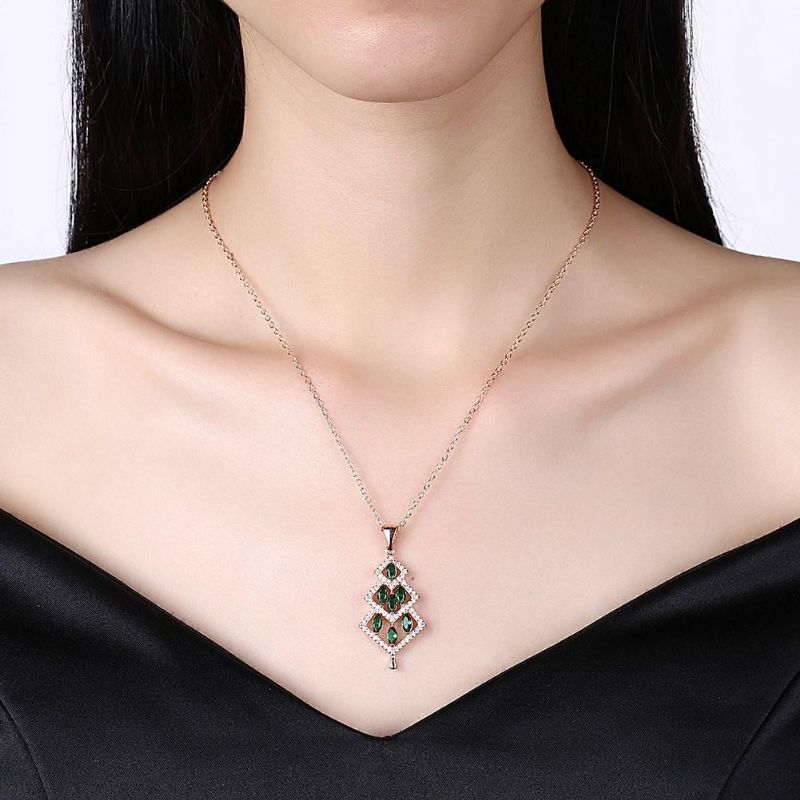 Inalis Colgante De Árbol De Navidad Collar De Circonita Verde Regalo Para Mujer