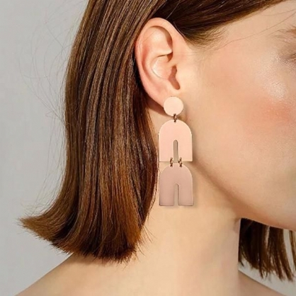 Pendientes Exagerados De Metal Brillante De Aleación De Zinc De Moda Irregular Ear Stud Para Mujer