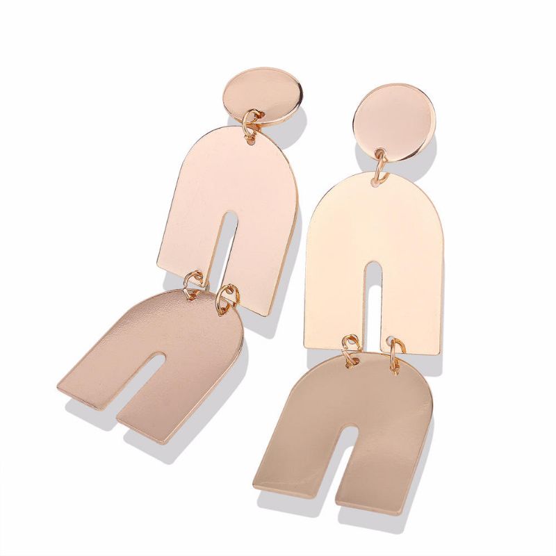 Pendientes Exagerados De Metal Brillante De Aleación De Zinc De Moda Irregular Ear Stud Para Mujer