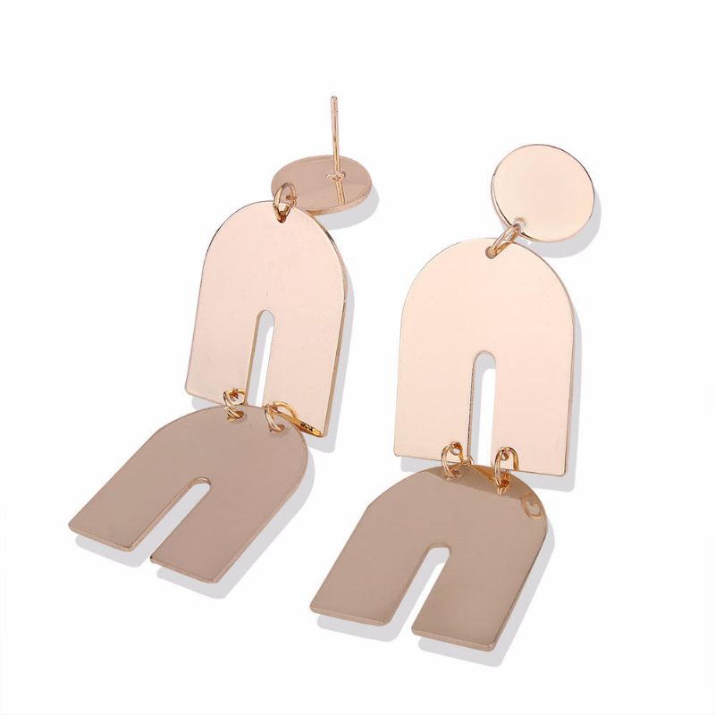 Pendientes Exagerados De Metal Brillante De Aleación De Zinc De Moda Irregular Ear Stud Para Mujer