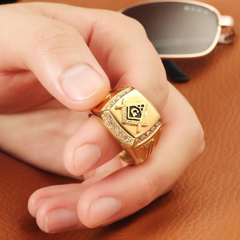 Anillo De Dedo De Acero De Titanio Dorado De Moda Diamante De Imitación Logotipo De Masón Regalo De Joyería Para Hombres