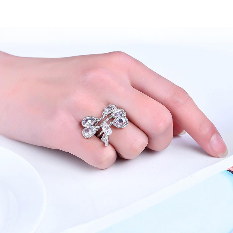 Elegante Anillo De Plata De Lujo Anillo De Circón Con Gota De Agua Regalo De Joyería De Deshierbe Para Mujeres