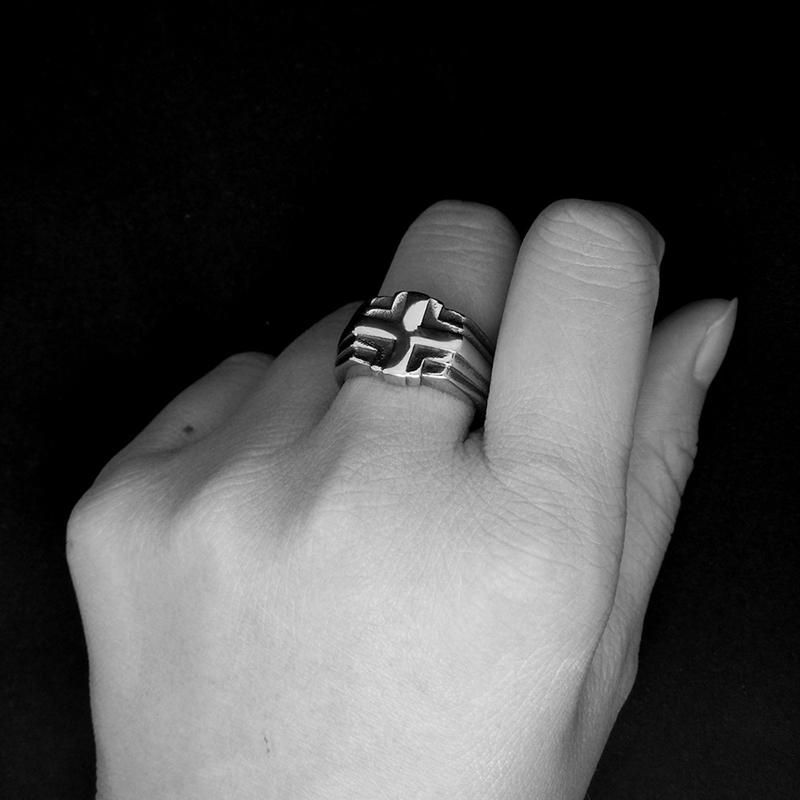 Moda Vintage Punk Cross Hombre Anillo De Acero De Titanio Joyería De Acero Inoxidable Para Hombre