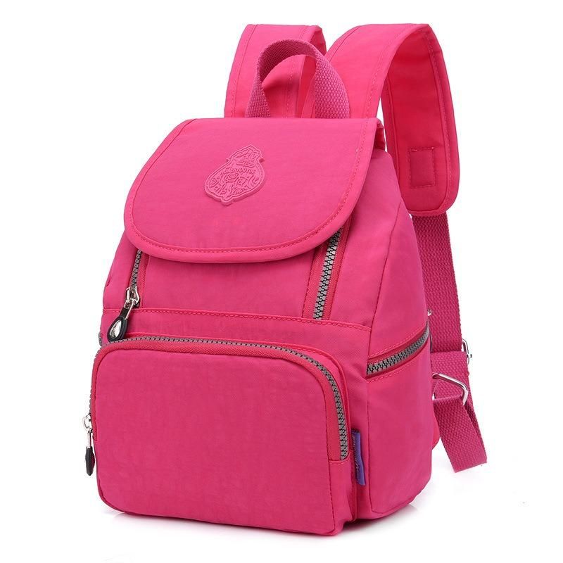 Mochila Con Solapa De Nailon Sólido Para Mujer Bolso Informal Impermeable