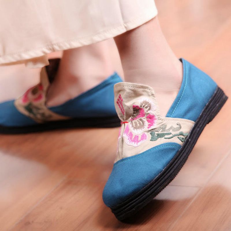 Zapatos De Mocasines Planos Con Bordado Floral Folkways