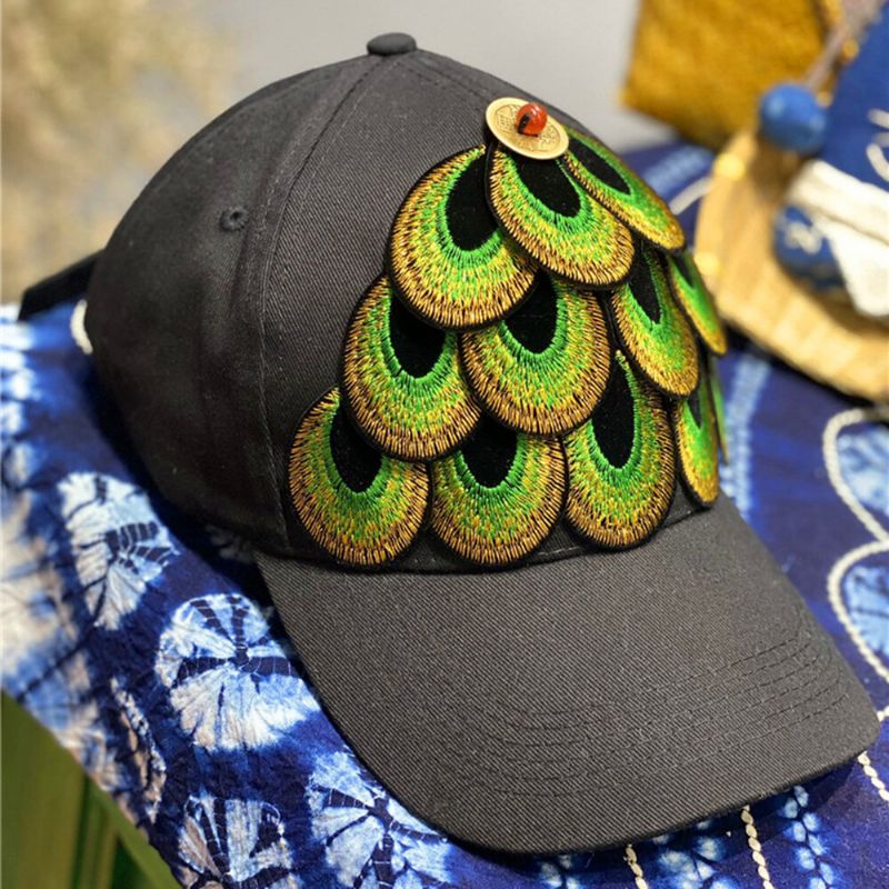 Gorra De Béisbol Con Plumas Estampadas Bordadas Para Mujer