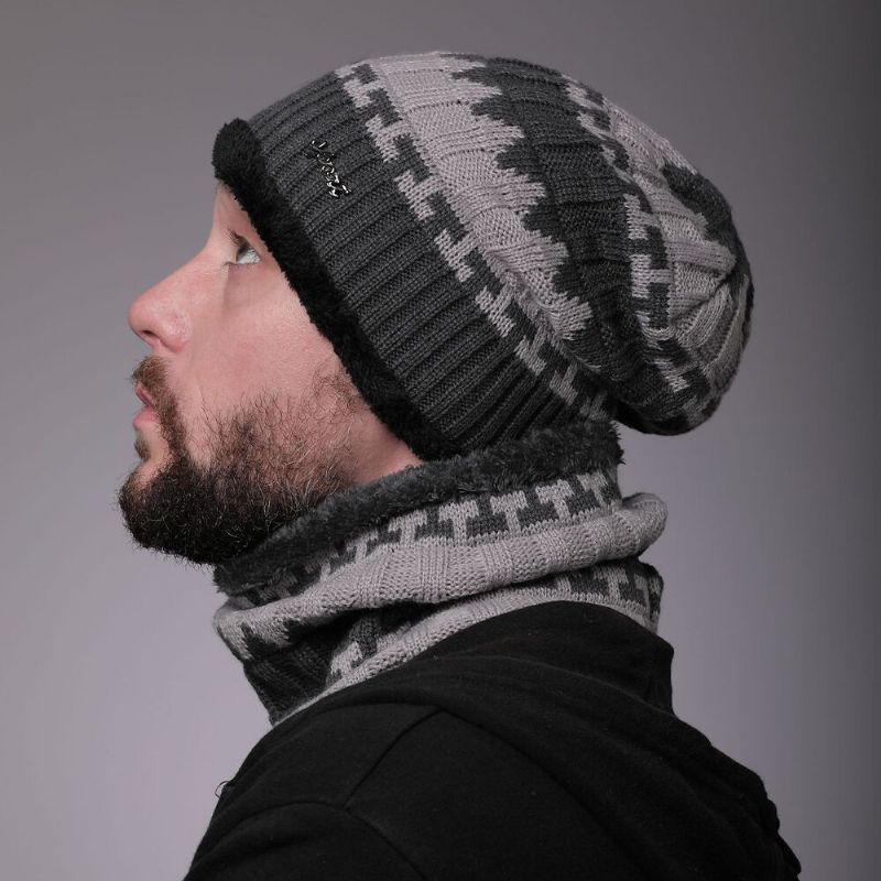 Hombres 2pcs Plus Terciopelo Grueso Invierno Al Aire Libre Mantener El Cuello Caliente Y Protección Para Los Oídos Sombrero Bufanda Sombrero De Punto Gorro