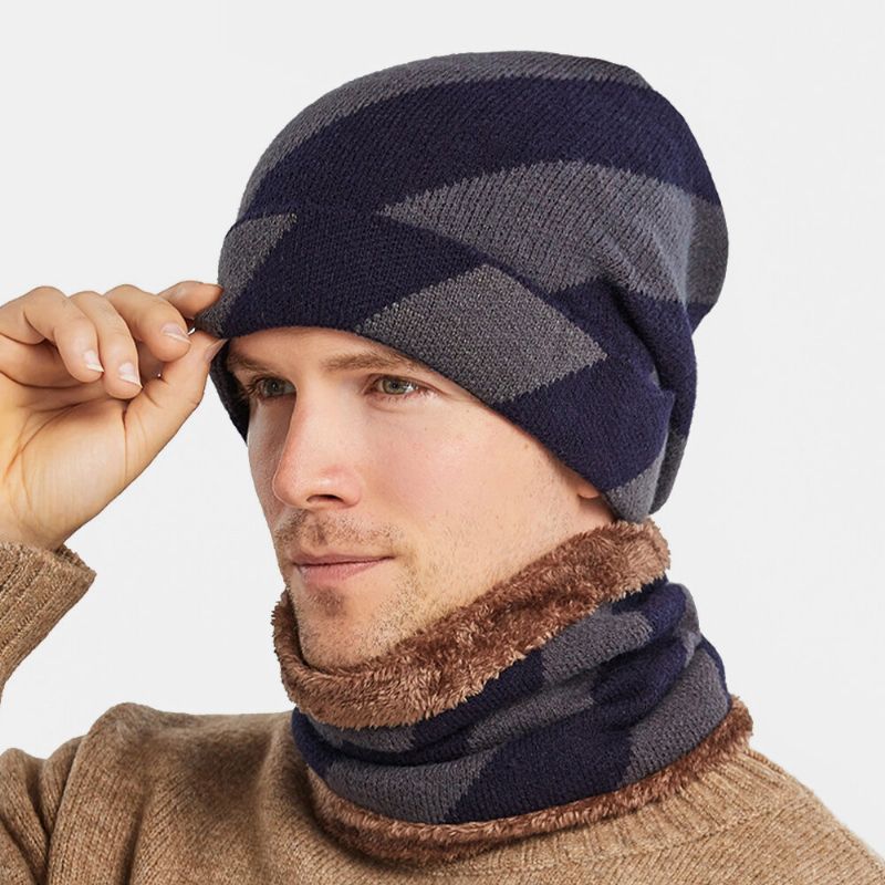 Hombres 2pcs Plus Terciopelo Grueso Trajes De Invierno Cálidos Patrón De Rayas Cuello Protección Facial Sombrero De Punto Bufanda