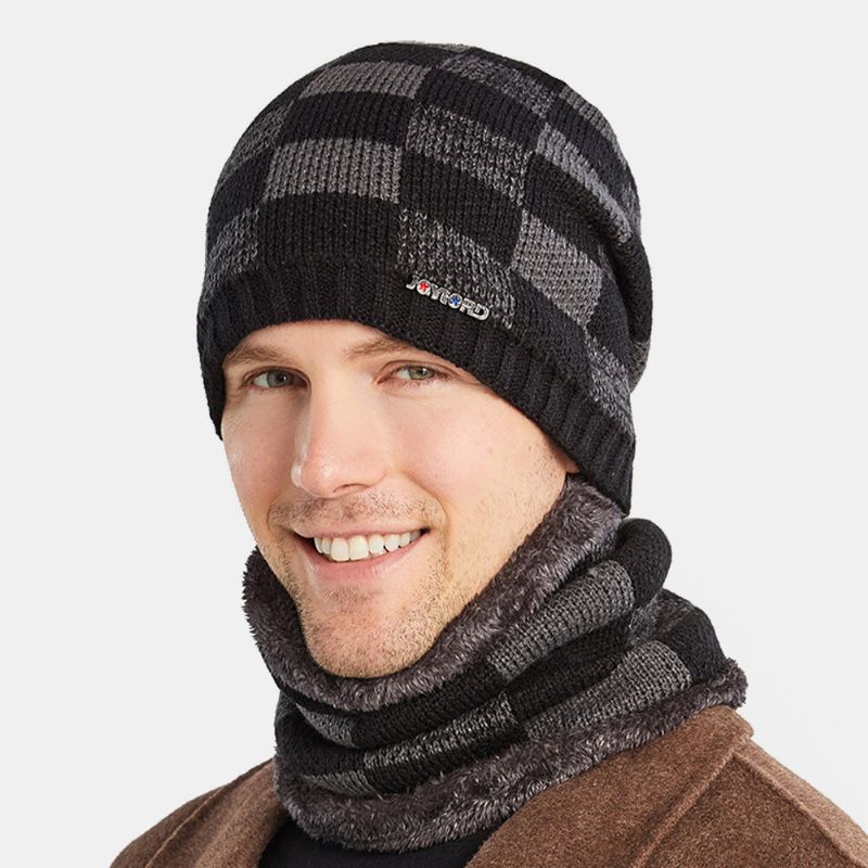 Hombres 2pcs Plus Terciopelo Grueso Trajes De Invierno Cálidos Patrones Geométricos Cuello Protección Facial Sombrero De Punto Bufanda