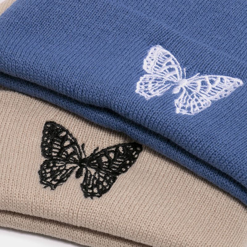 Unisex Lana Cálido Elástico Casual Dibujos Animados Mariposa Patrón De Bordado Sombrero De Punto Gorro Sin Ala