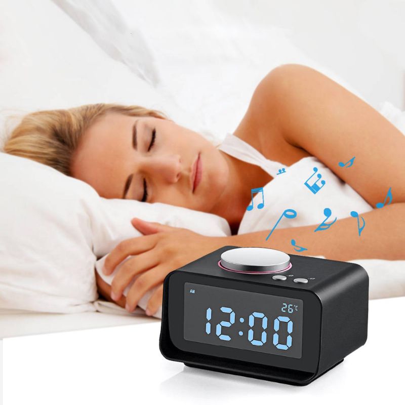 Dc-14 Lcd Digital Snooze Radio Fm Entrada Auxiliar Y Puertos De Carga Usb Dobles Reloj Despertador