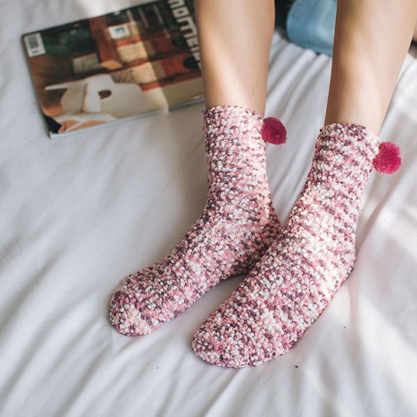 Calcetines De Terciopelo Coral De Colores Mezclados Lindos Para Mujer Calcetines De Tubo Medio Cálidos Gruesos De Invierno