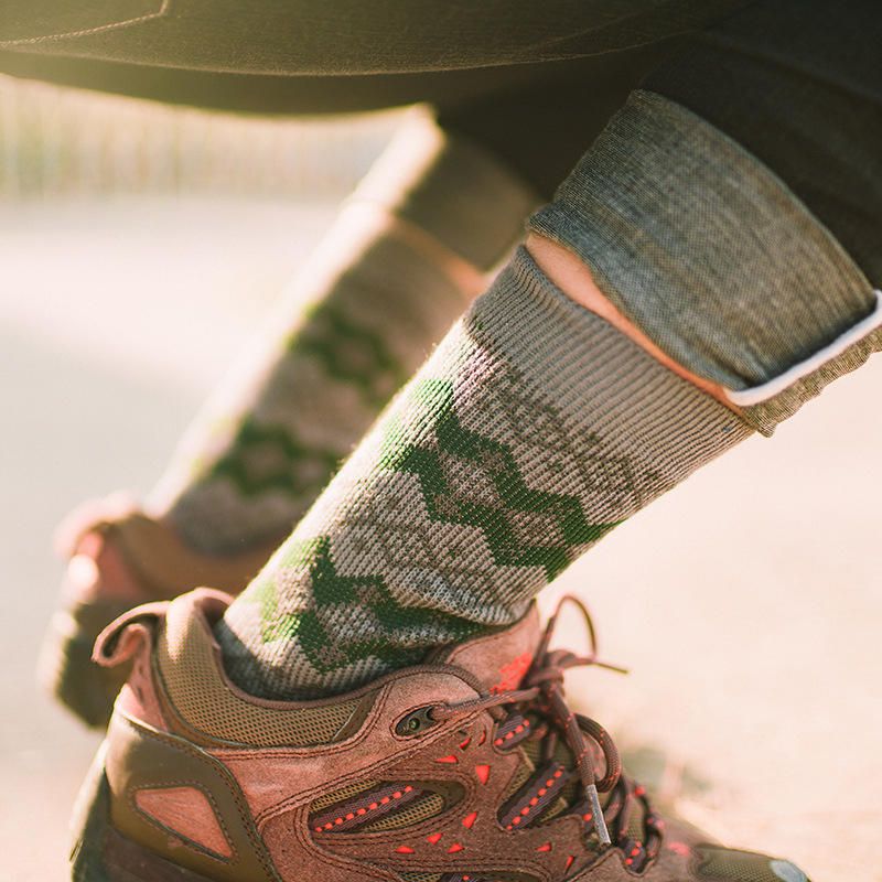 Calcetines De Tubo Medio Con Patrón De Diamantes Étnicos Retro Para Hombre