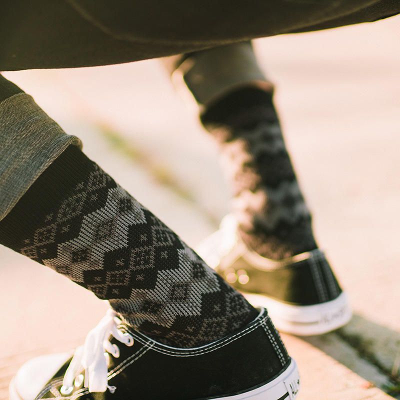 Calcetines De Tubo Medio Con Patrón De Diamantes Étnicos Retro Para Hombre